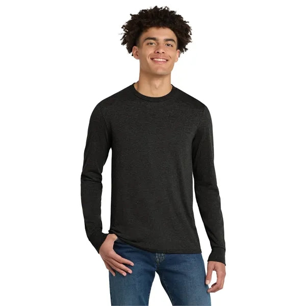 District Perfect Tri Long Sleeve Tee .